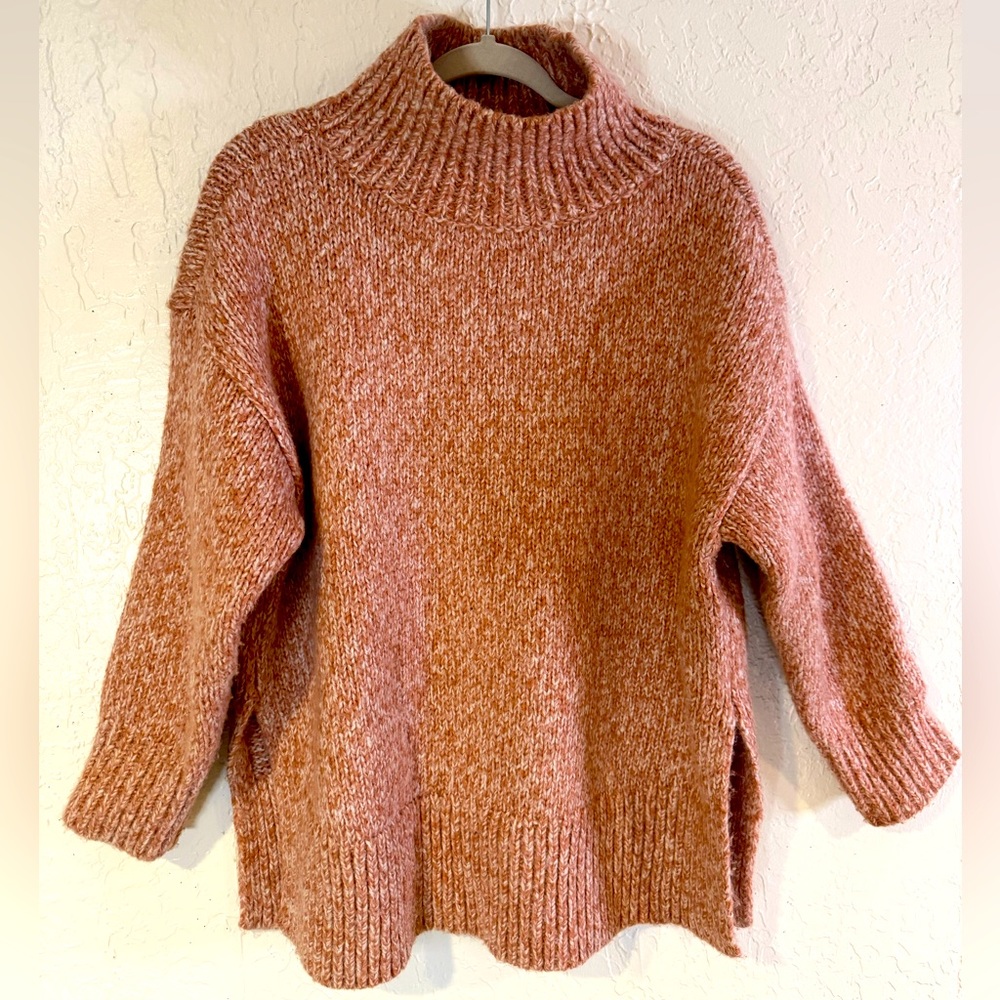 Ann Taylor Peach and White Turtleneck